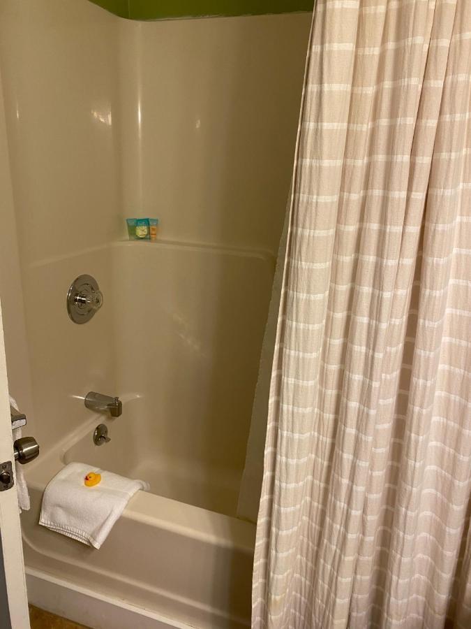 Bristol Suites מראה חיצוני תמונה